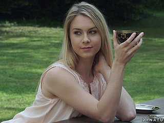 Alecia Wicked one verführt für einen romantischen Fick von ihrem geilen Liebhaber