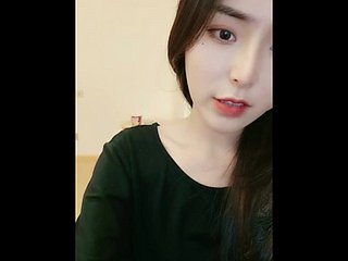 大二女学生樱花温尔直播自慰