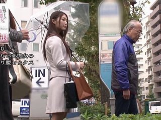 Questi grandi tette giapponesi vivace sono incredibilmente chap-fallen
