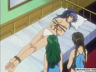 Cô gái lezzy hentai bị enema