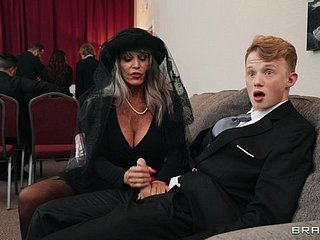 Amico magro con un grosso cazzo fucks sporco nonna Sally D'Angelo