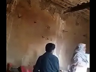 Паки зрелая мамаша трахается молодым парнем