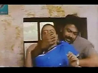 Rare Mallu Queen Shakeela và Boobs Popping Out