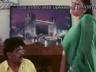 Nữ diễn viên Ramya Sri Dì Telugu
