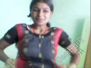 Tit indiano accarezzando