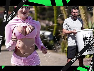 Teamskeet - Teen passionné dans les huiles de collants et rebondit lady cul épais juteux sur une énorme mouthful