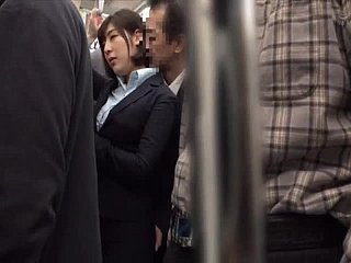 Xe buýt Nhật Bản đẹp cơ thể