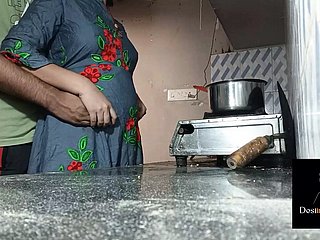Devar Be captivated by Unending Pinky Bhabi на кухне
