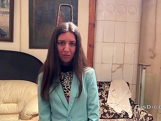 Получил скромную девушку в театре и развелась для секса в художественной галерее