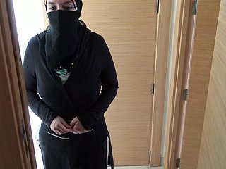 İngiliz sapık onun olgun Mısır hizmetçisi hicab