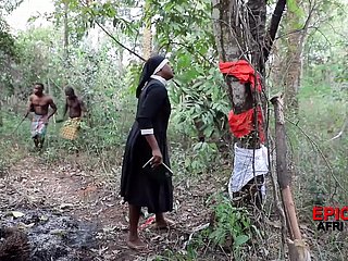 Afrikalı savaşçılar yabancı misyoneri sikiyor