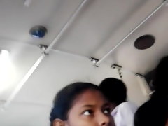 Sri Lanka kız etek altı