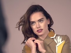 Daisy Ridley Craze absent panhandler