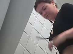 gadis dengan pantat seksi kencing