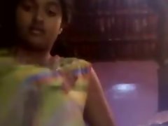 Sri Lanka 25 Grow older pokazać jej duże cycki dla mnie w Viber