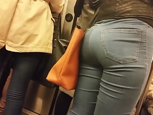 Blonde Jeans kaputt offen