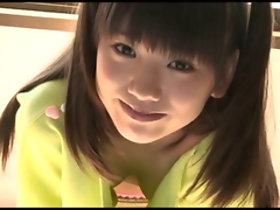 かわいい日本のティーンポージング