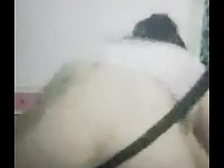 Wanita muda menipu