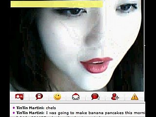 Sexy chinesisches Mädchen vor der Kamera