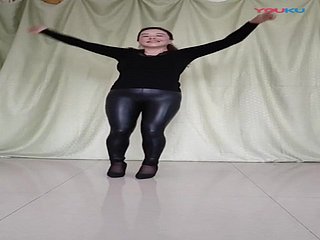 Çinli Milf Dansı
