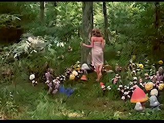 ایلس ان ونڈر لینڈ- (ایلس ان ونڈر لینڈ) -1976