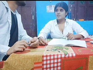 میری ٹیچر بہت گرم اور سیکسی میں نے اپنے استاد کے بڑے چھاتی xxxsoniya کو چود لیا ہے۔