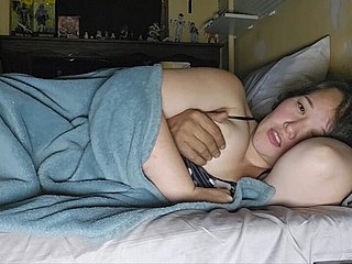 enteada entra furtivamente na casa da madrasta esperando que o padrasto a foda sem perceber