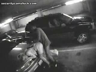 Hete hardcore-ervaring op een parkeerplaats
