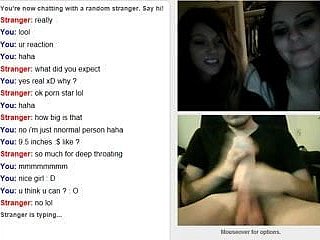 2 cutes Mädchen zeigen Titten & amp; Esel auf omegle