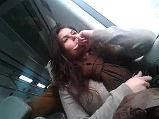 napalona dziewczyna w pociągu