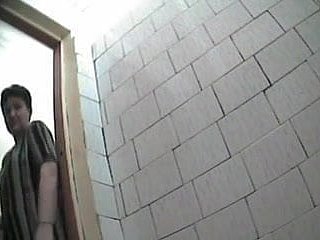 cam nascosta nel WC - 2