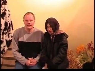 Pocket-sized marocaine Hooker se fait baiser par un fermier hollandais