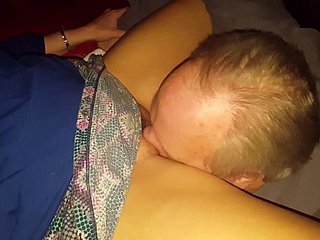 Cuck và vợ liếm Bullfriend cùng