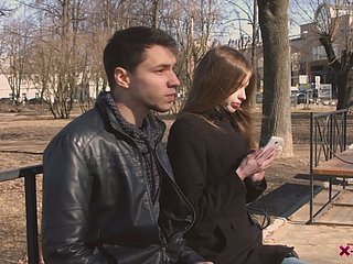 Parkta aldım Adel Bye ona yeni erkek arkadaşı tarafından dürttü alır